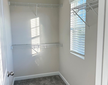 7221 Bryce Avenue - Photo Thumbnail 14