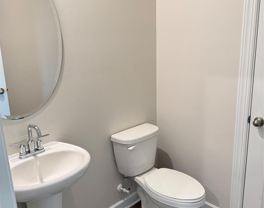 7221 Bryce Avenue - Photo Thumbnail 9