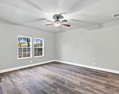 1837 Jennifer Court - Photo Thumbnail 13