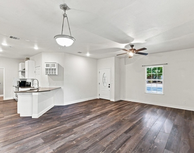 1837 Jennifer Court - Photo Thumbnail 7