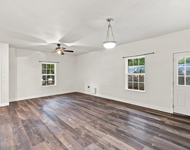 1837 Jennifer Court - Photo Thumbnail 5