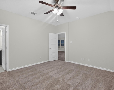 2025 Hearn Drive - Photo Thumbnail 9