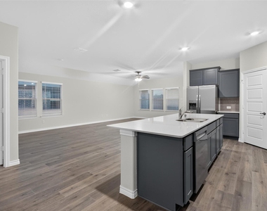 2025 Hearn Drive - Photo Thumbnail 3