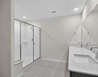 2025 Hearn Drive - Photo Thumbnail 10