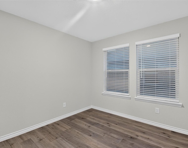 2025 Hearn Drive - Photo Thumbnail 23