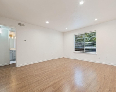 8083 Meadow Road - Photo Thumbnail 5