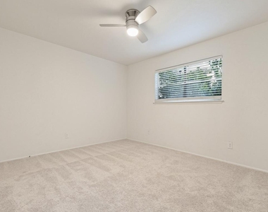 8083 Meadow Road - Photo Thumbnail 12