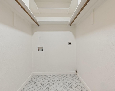 8083 Meadow Road - Photo Thumbnail 10