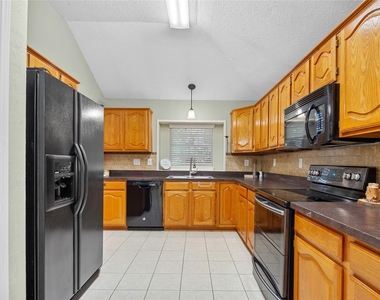 2726 Crosslands Drive - Photo Thumbnail 8