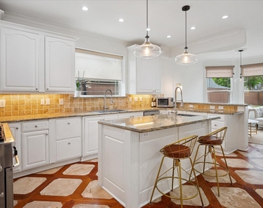 5909 Goliad Avenue - Photo Thumbnail 8