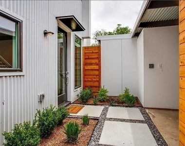 2308 N Prairie Avenue - Photo Thumbnail 32