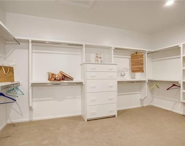 2308 N Prairie Avenue - Photo Thumbnail 24