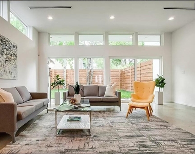 2308 N Prairie Avenue - Photo Thumbnail 17