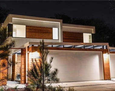 2308 N Prairie Avenue - Photo Thumbnail 1