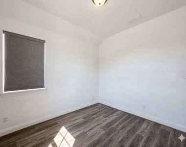 413 Rock Rose Lane - Photo Thumbnail 20