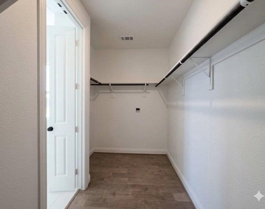 413 Rock Rose Lane - Photo Thumbnail 15