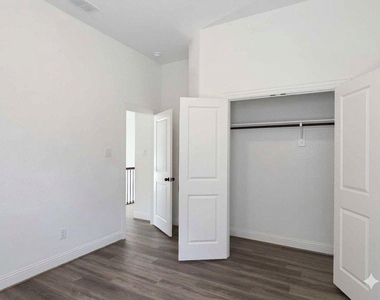413 Rock Rose Lane - Photo Thumbnail 19