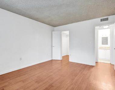1805 Sans Souci Boulevard - Photo Thumbnail 13