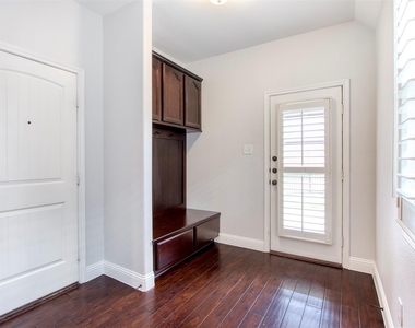 8609 Dewland Drive - Photo Thumbnail 13