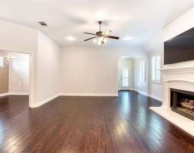8609 Dewland Drive - Photo Thumbnail 12