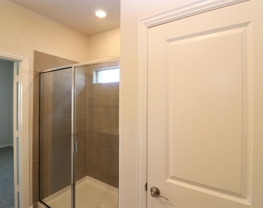 416 Honeyhill Drive - Photo Thumbnail 27