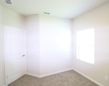 416 Honeyhill Drive - Photo Thumbnail 19