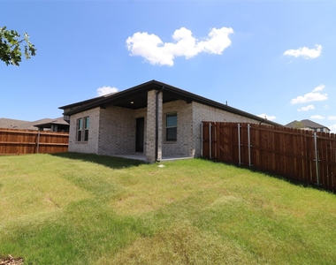 416 Honeyhill Drive - Photo Thumbnail 22