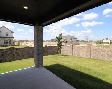 416 Honeyhill Drive - Photo Thumbnail 24