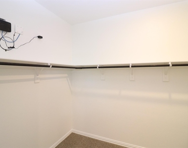 416 Honeyhill Drive - Photo Thumbnail 29