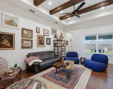 6518 Stadium Drive - Photo Thumbnail 3