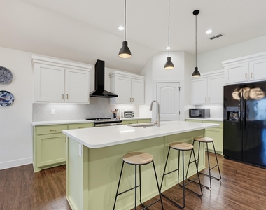 6518 Stadium Drive - Photo Thumbnail 9