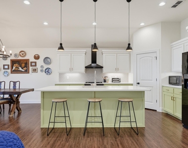 6518 Stadium Drive - Photo Thumbnail 7