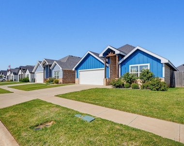 6518 Stadium Drive - Photo Thumbnail 2