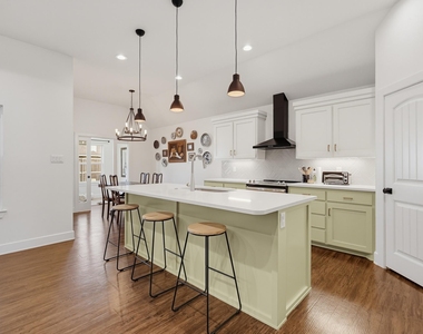 6518 Stadium Drive - Photo Thumbnail 8