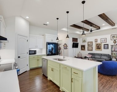 6518 Stadium Drive - Photo Thumbnail 10