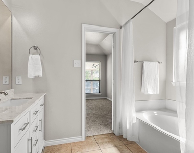 230 Windmill Drive - Photo Thumbnail 14