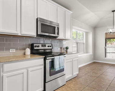 230 Windmill Drive - Photo Thumbnail 10