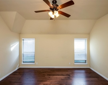 278 Spyglass Drive - Photo Thumbnail 19