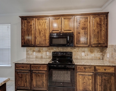1037 Kyan Lane - Photo Thumbnail 10