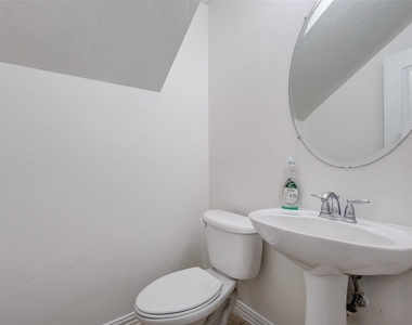 1037 Kyan Lane - Photo Thumbnail 18