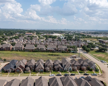 1037 Kyan Lane - Photo Thumbnail 29