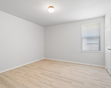 13101 Barbarosa Drive - Photo Thumbnail 18