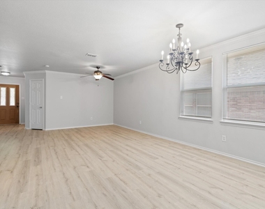 13101 Barbarosa Drive - Photo Thumbnail 3
