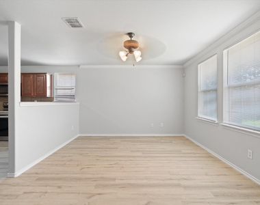 13101 Barbarosa Drive - Photo Thumbnail 10