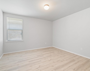 13101 Barbarosa Drive - Photo Thumbnail 17