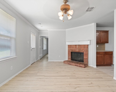 13101 Barbarosa Drive - Photo Thumbnail 11