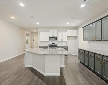 707 Range Drive - Photo Thumbnail 6