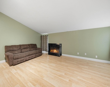 12824 Midway Road - Photo Thumbnail 2