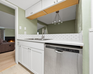 12824 Midway Road - Photo Thumbnail 17