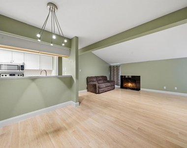 12824 Midway Road - Photo Thumbnail 10
